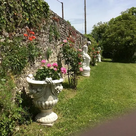 Bed & Breakfast Chateau De Fayolle 3*