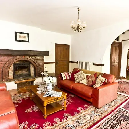 Chateau De Fayolle Bed & Breakfast