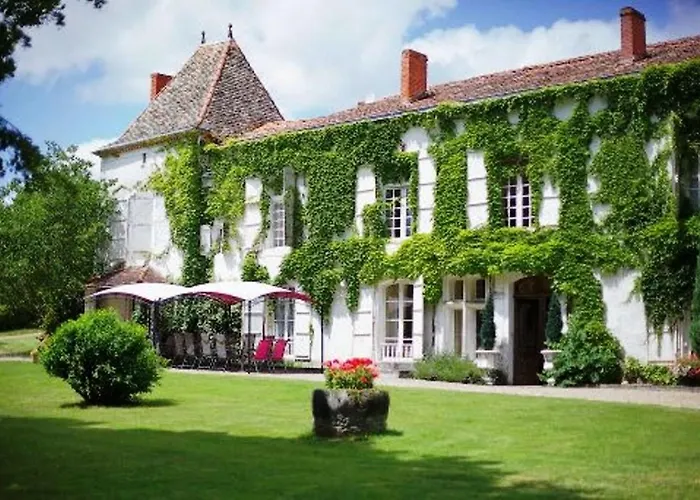 Chateau De Fayolle Alojamento de Acomodação e Pequeno-almoço 3*